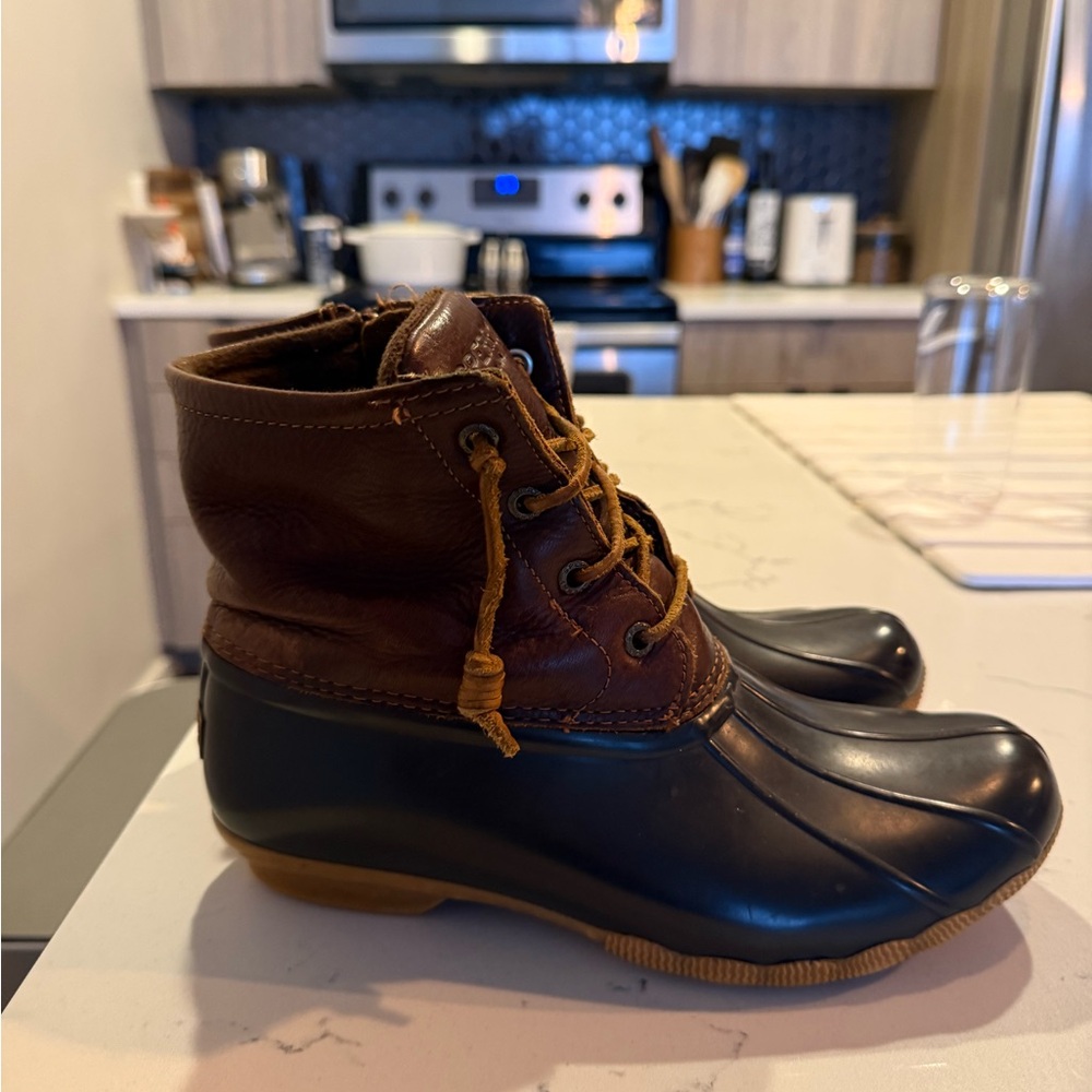 Sperry Brown and Black Lace-Up Boots